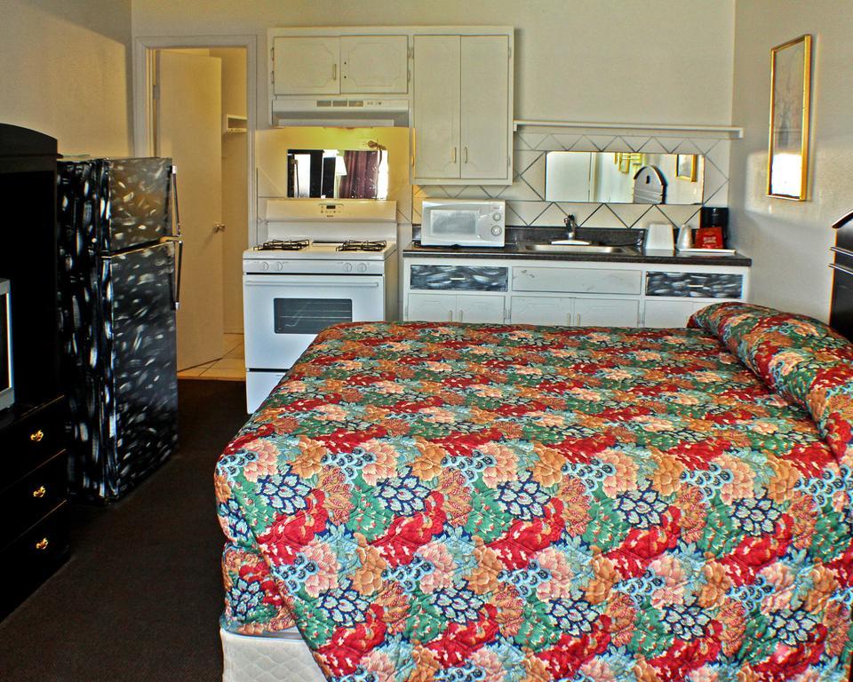 American Dream Inn 엘크시티 외부 사진